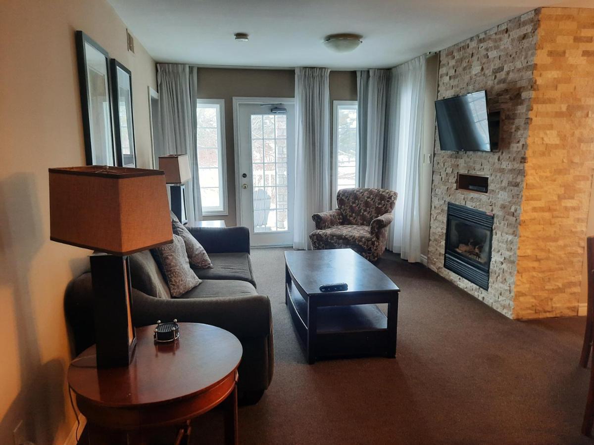 Oro-Medonte Margarita Vacation Getaway 아파트 외부 사진